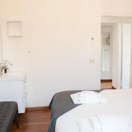 The Best Rent - Three-bedroom Close To Colosseo דירה
