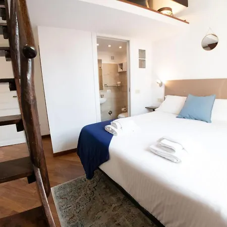 The Best Rent - Three-bedroom Close To Colosseo Apartment